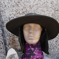 Продавам лека лятна бързосъхнеща шапка с голяма периферия, покривало за врата и UV защита, снимка 9 - Шапки - 28076038