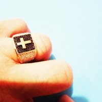 уникален мъжки златен пръстен с кръст цирконий и черни оникси, снимка 3 - Пръстени - 43399363