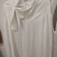 Бяла сатенена риза, снимка 1 - Ризи - 44911559