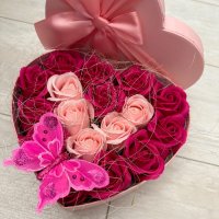 Кутия с ароматни рози, снимка 2 - Подаръци за жени - 43699404