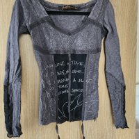 Интересна блуза, снимка 2 - Блузи с дълъг ръкав и пуловери - 40253355