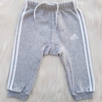 Детско долнище Adidas 9-12 месеца, снимка 1 - Панталони и долнища за бебе - 43429613