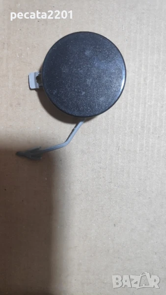 Продавам - оригинално капаче теглич предна броня за Порше Панамера, снимка 1