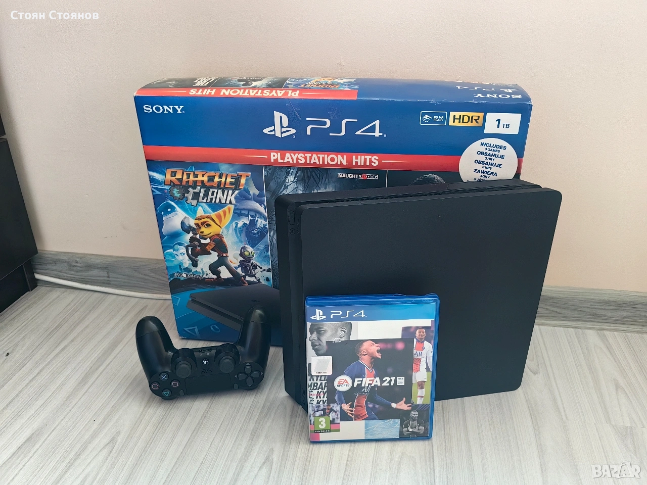 Продавам Playstation 4 Slim (PS4 Slim) + 1 бр. контролер и подарък игра, снимка 1
