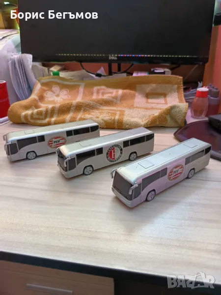 Лот автобуси на футболни отбори, снимка 1