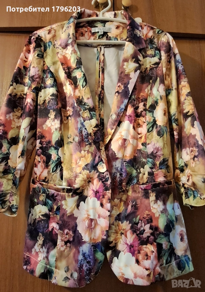 Две красиви дамски сака, снимка 1