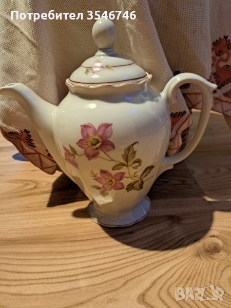 стар порцеланов чайник, снимка 1