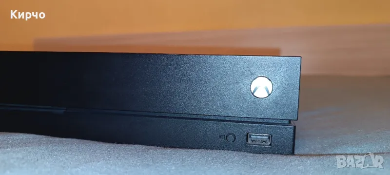 Xbox One X с Много Игри и 2 контролера, снимка 1