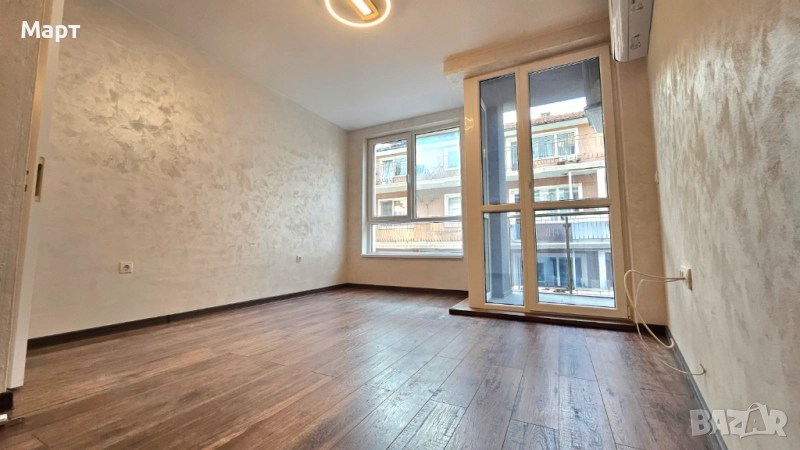 Продавам 3-стаен апартамент на Колхозен пазар тристаен апартамент от собственик широк център Варна , снимка 1