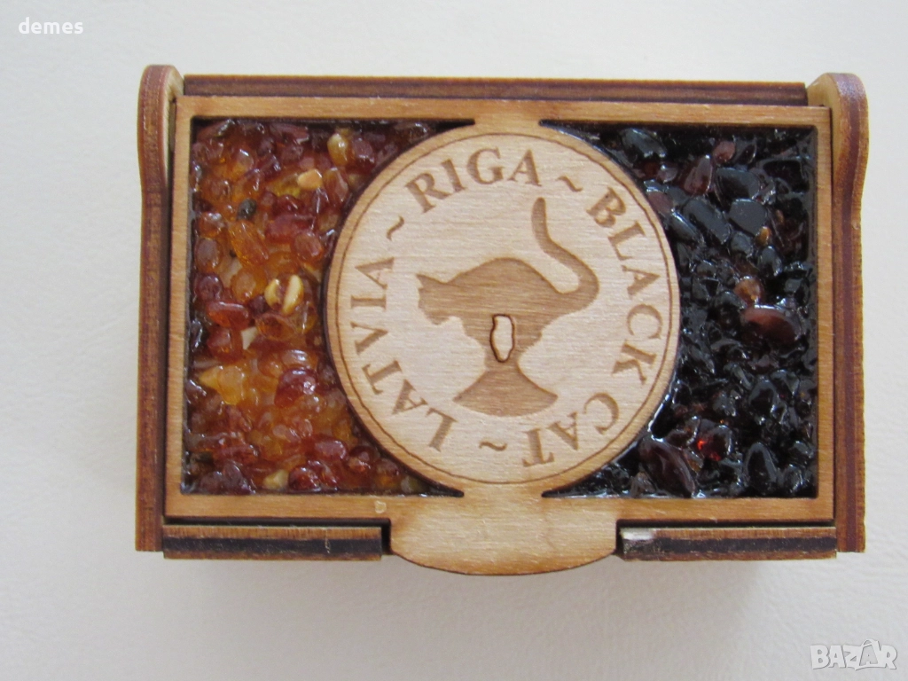 Тоалетна кутия с кехлибар от Рига, Латвия, снимка 1