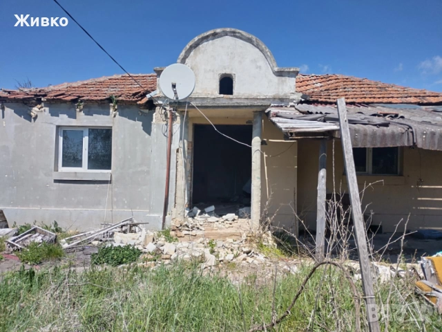 Голям имот в село Щипско, област Варна , снимка 2 - Къщи - 52637656