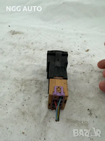 Бутон подгрев седалка за Audi A3 (1996-2003) 8L0963563A, 8L0 963 563A, снимка 2 - Части - 47920416