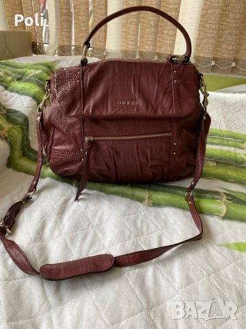 Оригинална чанта Guess в красив цвят