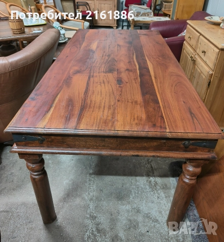 Масивна трапезна маса 