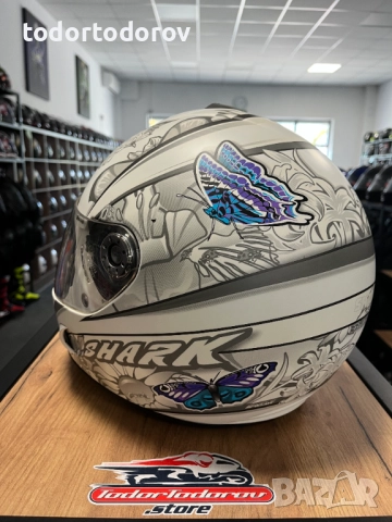 Мото каска за мотор SHARK S800 Buterfly,M 57-58 ,перфектно състояние, снимка 3 - Аксесоари и консумативи - 52100445