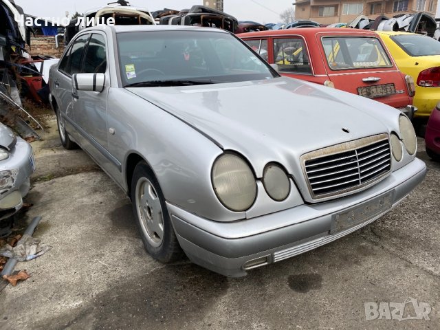 Mercedes-Benz E 200 2.0I, снимка 2 - Автомобили и джипове - 27402650