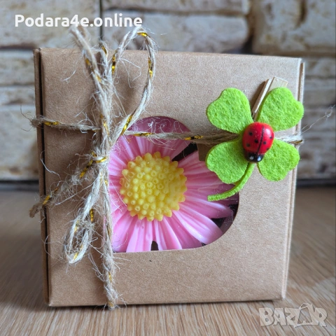 Подаръчна кутийка Маргаритка за Осми Март от ароматен глицеринов сапун, снимка 7 - Подаръци за жени - 53467705