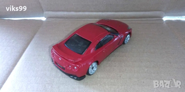 Bburago Nissan GT-R 2009 - Мащаб 1:43, снимка 5 - Колекции - 51310141