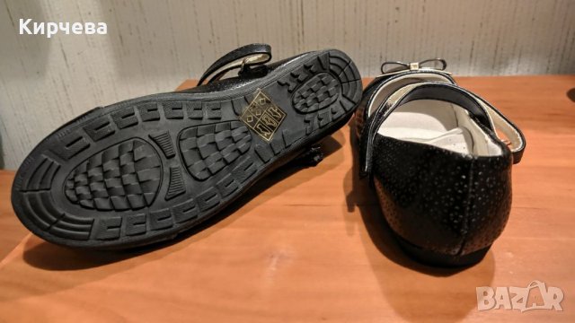 Обувки за момиче 31 ви номер с лепка, снимка 2 - Детски обувки - 36938749