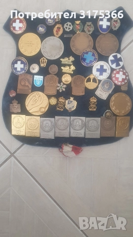 Шведски футболни и хокейни значки и медали