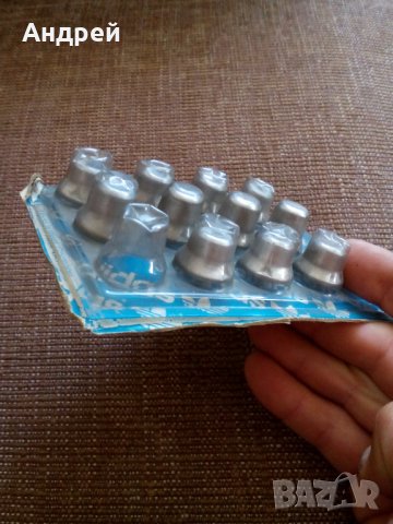 Стари бутони,бутонки Адидас,Adidas, снимка 3 - Други ценни предмети - 26635762