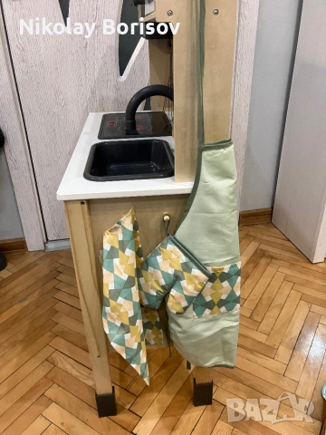 Продавам дървена детска кухня, снимка 6 - Играчки за стая - 53185299