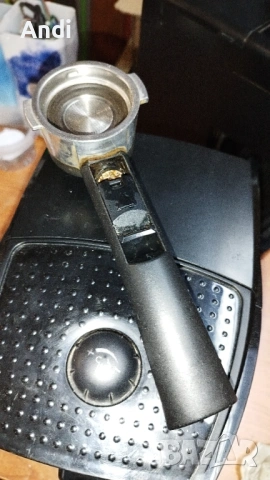 Кафемашина Delonghi EC-150 експресо с крема цедка, снимка 3 - Кафемашини - 53250761