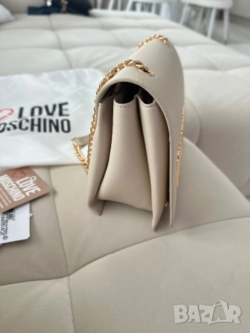 Оригинална чанта Love moschino, снимка 4 - Чанти - 51928839