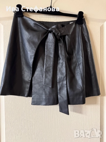 Нова черна кожена кожа къса елегантна интересна пола Mango , снимка 2 - Поли - 46871842