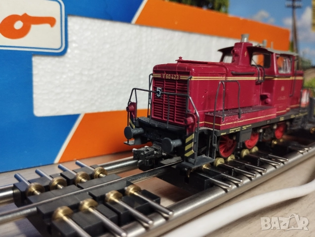 Маневрен дизелов локомотив Roco v60 HO 1/87