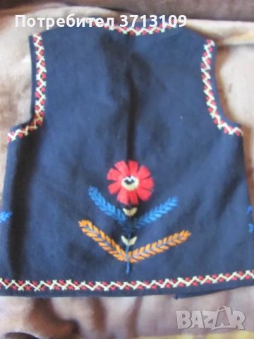 Вълнено елече за носия , ръчна бродерия, снимка 5 - Антикварни и старинни предмети - 48653552