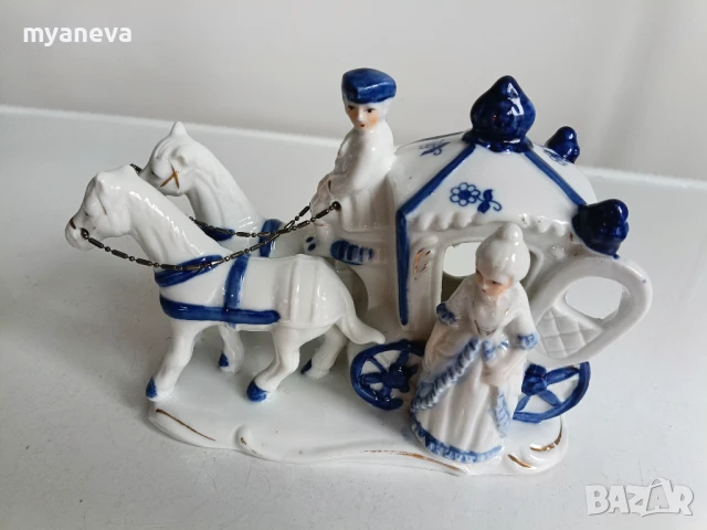 Порцеланова, английска статуетка на принцеса в карета с кочияш ., снимка 3 - Статуетки - 50853849