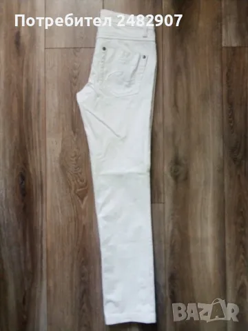 Бели дамски дънки