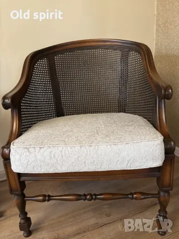 Рядък и нетрадиционен модел на ратаново кресло в шоколадов цвят 