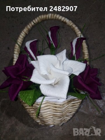Кошница с цветя от креп хартия, снимка 10 - Декорация за дома - 40031413