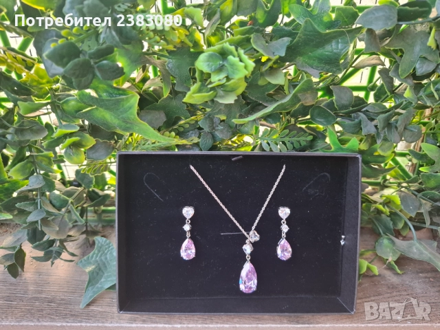 Елегантен комплект бижута Martin James (колие + обеци) в кутия