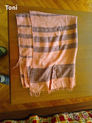 женски шал чисто нов цената е по договаряне , снимка 2 - Шалове - 53412307