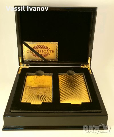 2 броя Златни карти в луксозна кутия, снимка 1 - Карти за игра - 27066453