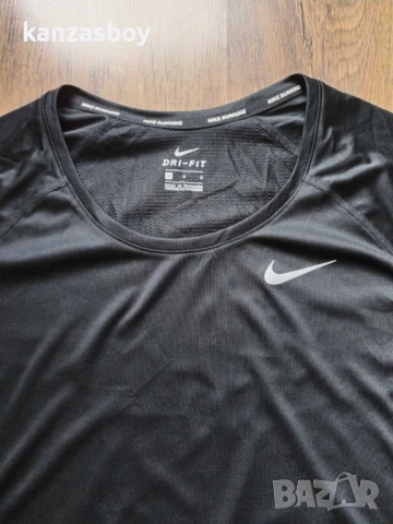 Nike Dry Miler - страхотна дамска тениска КАТО НОВА L, снимка 6 - Тениски - 50449620
