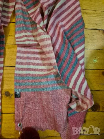 топъл шал с топки, снимка 2 - Шалове - 48644431