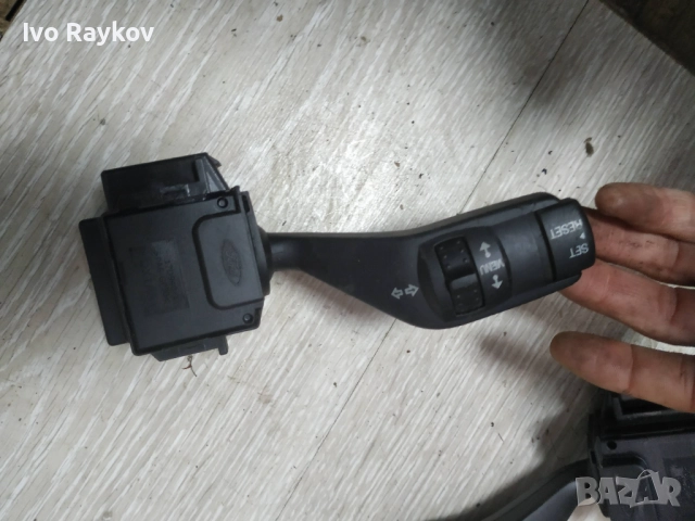 Лостче за светлини за Ford FOCUS (2004 - 2008) 17D940-1, снимка 2 - Части - 52672269