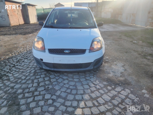 Ford Fiesta 1.3 , снимка 5 - Автомобили и джипове - 53048271