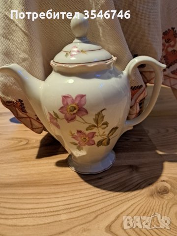 стар порцеланов чайник, снимка 1 - Антикварни и старинни предмети - 43764000