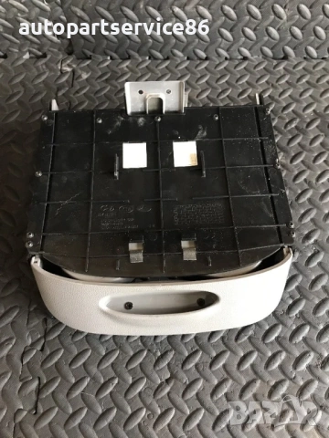 Държач за чаша на предното долно централно табло за KIA Carnival 2006–2010, 84620-4D800, снимка 4 - Части - 53468618