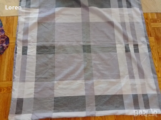 Голяма квадратна калъфка на каре в сиво и бяло с цип