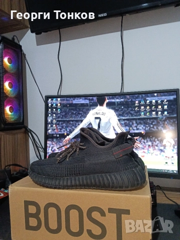 Продавам обувки YEEZY BOOST 350 V2!, снимка 5 - Маратонки - 52792303