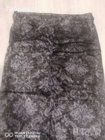 Кадифена пола с къдрички, снимка 2 - Поли - 32680958