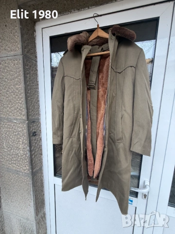 Продавам офицерски шлифери 