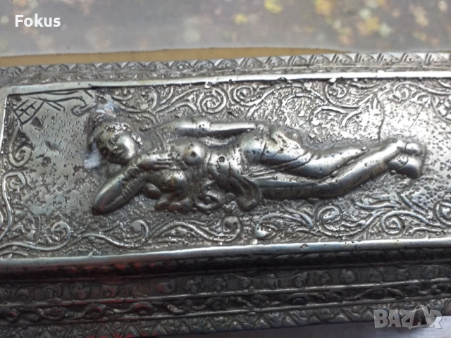 Стара голяма антикварна метална кутия, снимка 2 - Антикварни и старинни предмети - 53363523