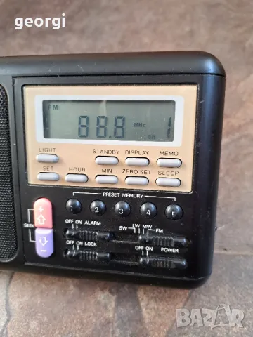 преносим радио транзистор с часовник и аларма 4/4, снимка 2 - Радиокасетофони, транзистори - 49040262